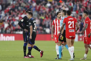 Se fue expulsado por doble amarilla, con faltas insólitas para un jugador de su nivel. Simeone ni lo quiso ver cuando salió de la cancha