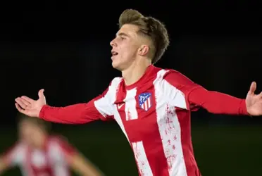 Se trata de Pablo Barrios, uno de los juveniles con más futuro en Atlético de Madrid. El Cholo lo sigue de cerca y podría debutar